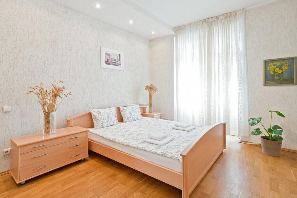 Apartment Kirova 1 Minsk Luaran gambar